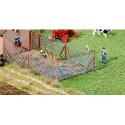 Clôture à treillis métalliques 340mm / Wire mesh fence with wood poles, 340 mm H0