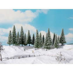 16 Sapins enneigés / 16 Snowy Fir Trees, 4 – 10 cm