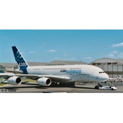Airbus A380 "New Livery" 1/144