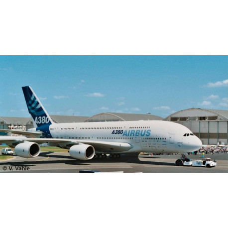 Airbus A380 "New Livery" 1/144