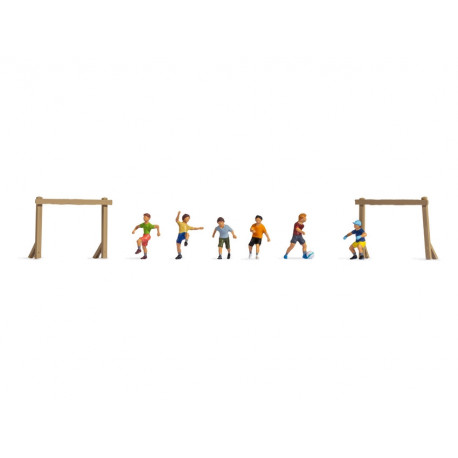 Enfants au terrain de jeu / Children on the Football Ground N