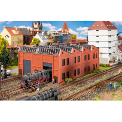 Atelier pour locomotives / Engine repair shed N