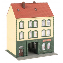 Maison de ville avec boutique de modélisme / Town house with model-making shop H0