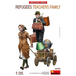 Refugees Teachers Family 1/35