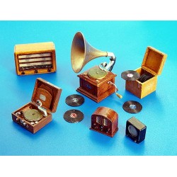 Gramophones & radios 1/35