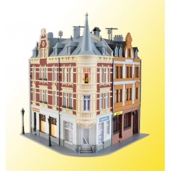 Maison de ville avec figurine et éclairage / Town house with figure and Illumination start set H0