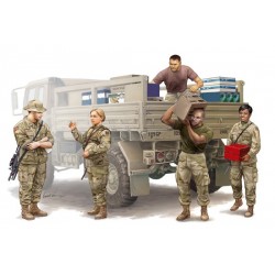 Modern U.S. soldiers Logistics Supply Team 1/35